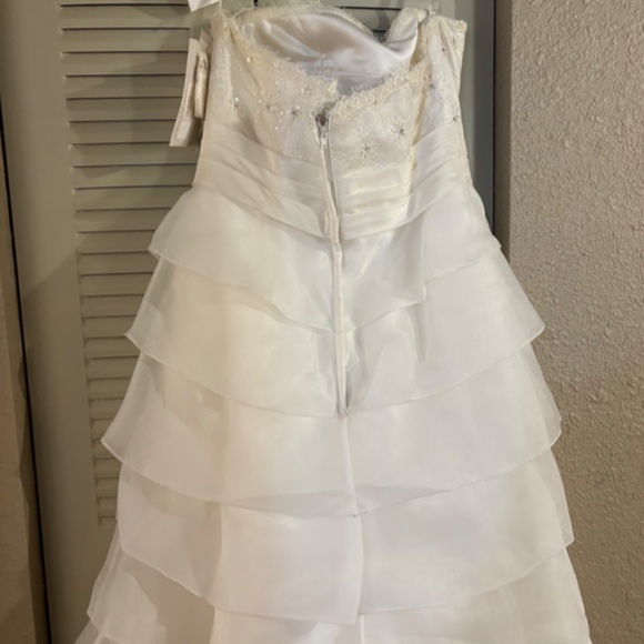 Saison Blanche Ivory A-line Sweep Train Wedding Dress Style B3135 Size 10 NWT - Picture 2 of 8